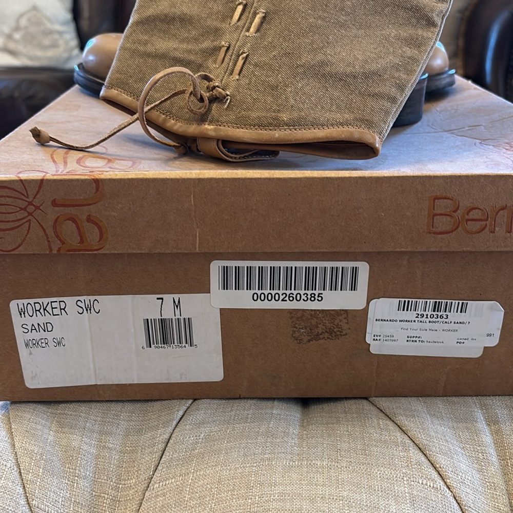 Bernardo Boots - Picture 5 of 5